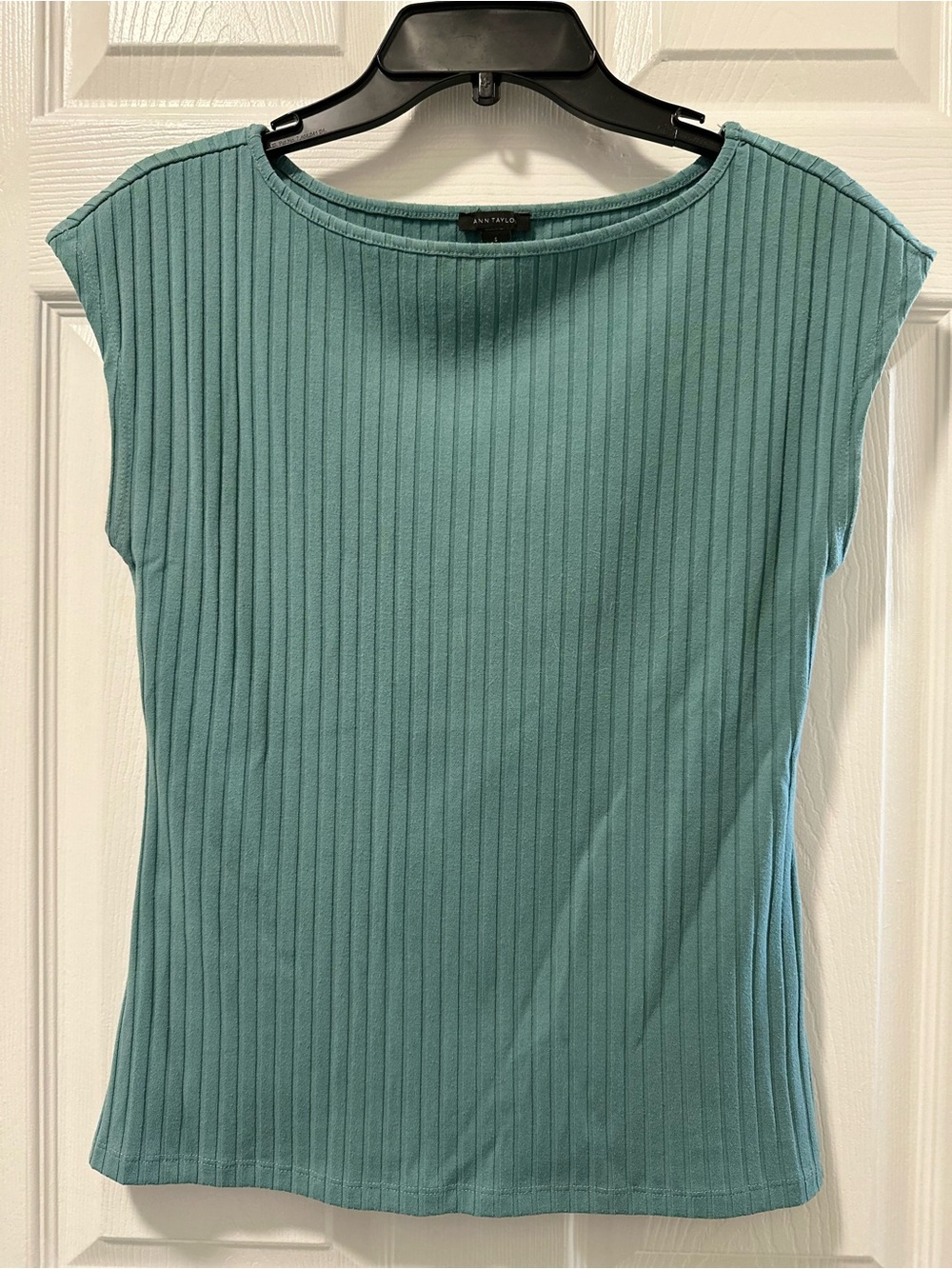Ann Taylor Ribbed Cap Sleeve Knit Top Sage Green Small - Picture 4 of 5